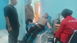 Kapolres Solok Selatan AKBP Muhammad Faisal Perdana, S.IK di Dampingi Kapolsek Sungai Pagu Iptu Azwar Zamzami, Direktur RSUD Solok Selatan dr Herry Harianto, SpOG (K) saat melakukan Donor Darah di RSUD Solok Selatan.