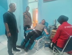 Kunjungi RSUD, Kapolres Solok Selatan Donorkan Darah