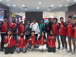 Dilepas Ketua Umum FORKI, Atlet Karate PON Beladiri Diminta Jaga Nama Baik Sumbar