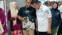 Ketua PWI Kabupaten Solok Welluril bersama Bupati Solok Jon Firman Pandu dalam suatu kesempatan