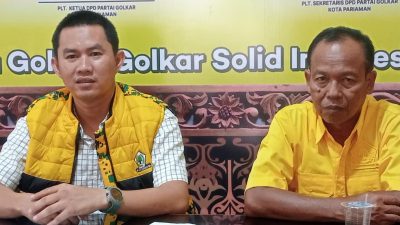 Ketua SC Musda ke-6 DPD Partai Golkar Kota Pariaman Rido Lofbestari dan Wakil Ketua OC Harry Soebagio, saat memberikan keterangan kepada wartawan, Rabu (22/10/2025).