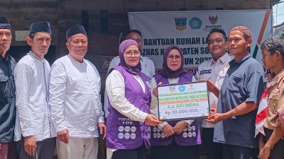 Ketua TP-PKK Kabupaten Solok Selatan Ny Hj Erniati Khairunas, Ketua GOW Kabupaten Solok Selatan Ny Hj Bet Yulian Efi, Ketua Baznas Solok Selatan Zulfajriadi beserta anggota, Camat KPGD Adila Rekriyaldi, S.Sos. 