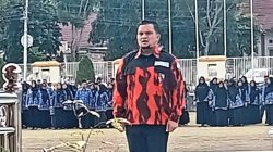 Pengurus MPC Pemuda Pancasila Pasaman Barat saat menjadi Komandan Upacara Hari Sumpah Pemuda di Halaman Kantor Bupati Pasaman Barat.