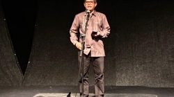 Rektor ISI Padangpanjang Dr. Febri Yulika saat membuka Gala Teater di Gedung Teater Arena Mursal Esten