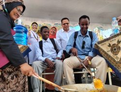 UNP Jadi Perguruan Tinggi Pertama di Dunia Gelar Lomba Marandang dan Teh Telur