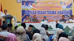 Bupati Padangpariaman, John Kenedy Azis menyampaikan sambutan saat Sertijab Camat V Koto Timur, Rabu (15/10/2025).