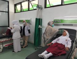 Mual dan Sakit Perut Usai Santap MBG, Belasan Siswa Dilarikan ke UGD   