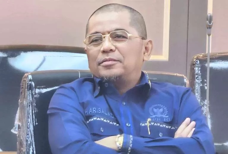 Anggota DPR-RI dan Ketua DPW PAN Sumbar H. Arisal Azis