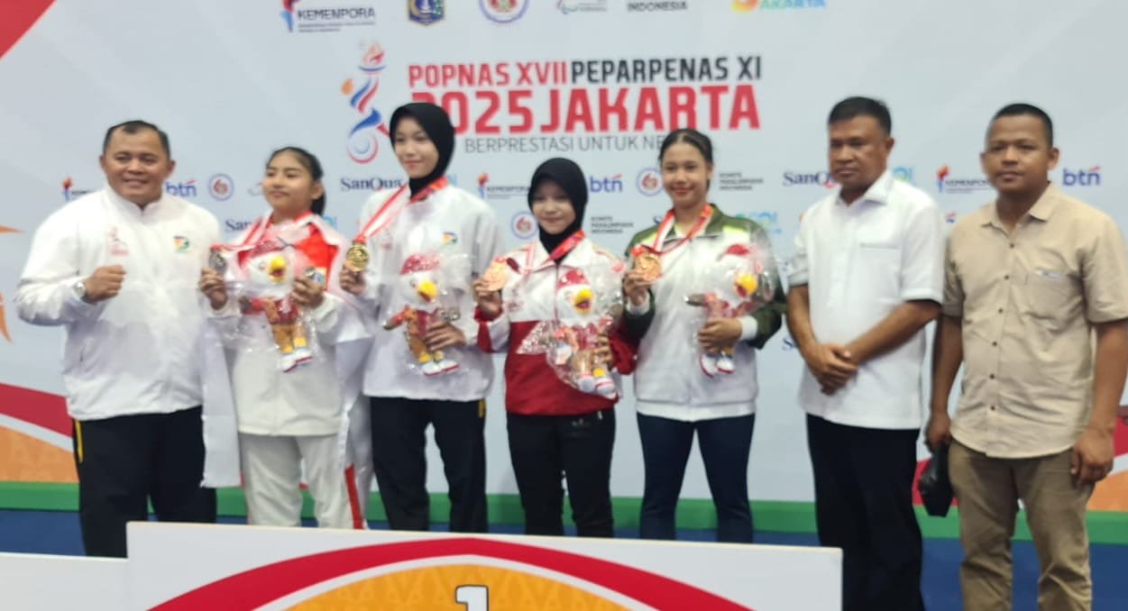 Atlet Forki Sumbar Puti Nurul Atilah berhasil menyumbangkan Medali Perunggu dari kelas Kumite 59 Kg pada Pekan Olahraga Pelajar Nasional XVII di Jakarta.