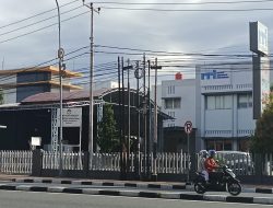 Tiang dan Kabel Internet Serampangan di Kota Padang: Permasalahan yang Mendesak