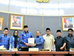 DPRD Padang Sahkan Dua Perda Baru