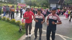 Ketua Palito Tuo Defrial Dt. Bangso Rajo didampingi Syahrial Lubas saat pelaksanaan Senam Sehat di halaman PDIKM Padangpanjang.