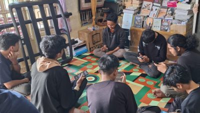 Kegiatan Diskusi Mingguan Seni Kuflet dengan bahasan Enam Elemen dalam Pengeditan Film