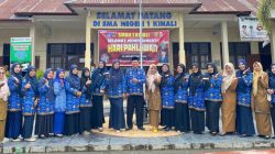 Kepala Sekolah dan Majelis Guru SMAN 1 Kinali usai Peringatan Hari Pahlawan, Senin (10/11/2025).