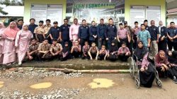 DPD NasDem Kabupaten Pasaman Barat saat mengunjungi SLBN 1 Sungai Aur, Kabupaten Pasaman Barat.