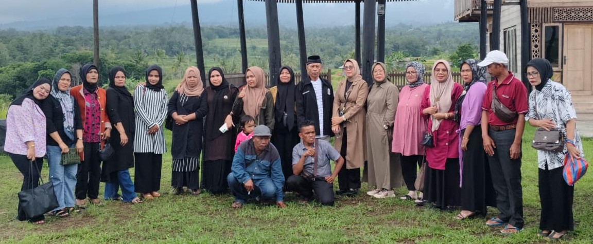 Pegiat Seni Tradisi memberikan apresiasi terhadap tempat hiburan berkedok Lapiak Gurau di Kabupaten Tanahdatar.