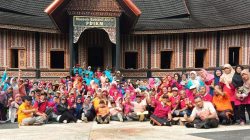 Para Pensiunan ASN Padangpanjang yang tergabung dalam Palito Tuo usai melaksanakan kegiatan olahraga di PDKIM Padangpanjang.