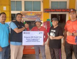 BRI Cabang Simpang Empat Salurkan Bantuan Paket Sembako