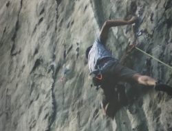 Atlet Sumbar Iga Wihantara Melaju ke Semifinal Boulder Kejurnas FPTI XIX 2025