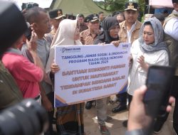 Titiek Soeharto Tinjau Warga Terdampak Banjir Kota Padang