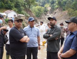 Zigo Rolanda Tinjau Lokasi Longsor Jembatan Kembar