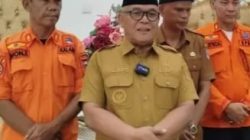 Bupati Pasaman Barat H. Yulianto didampingi Kalaksa John Edward, Kepala Dinas Kominfo Pasaman Barat Armen dan Sekretaris BPBD Gistrizal.