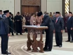 Revalin Herdianto Dilantik sebagai Direktur Politeknik Negeri Padang 2025–2029