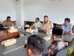 Suasana rapat Wali Kota dengan DPRD Padang terkait penanganan pascabencana di Kota Padang
