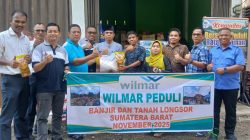 Penyerahan bantuan dari Wilmar Peduli yang dikoordinir Group Estate Manager Wilmar Pasaman Barat Indra Arman, Rabu (03/12/2025).