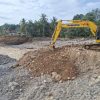 Normalisasi Sungai di Gunung Nago, PT Semen Padang Kerahkan Ekskavator