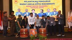 Pelantikan pengurus KONI Kota Padang periode 2025-2029 di Axana Hotel, Kamis (15/01/2026).