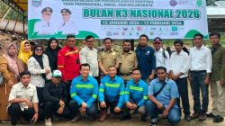 Manajer PT. RPSM Muhammad Sofiyan bersama KTU Riswan Effendi saat kegiatan peringatan Bulan Bhakti K3 di Kabupaten Pasaman Barat, Senin (12/01/2026).
