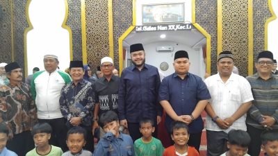 Wali Kota Padang Fadly Amran bersama Wakil Ketua DPRD Padang Osman Ayub saat menghadiri kegiatan Doa dan Zikir Bersama Pemuda Gates, Senin (16/02/2026).