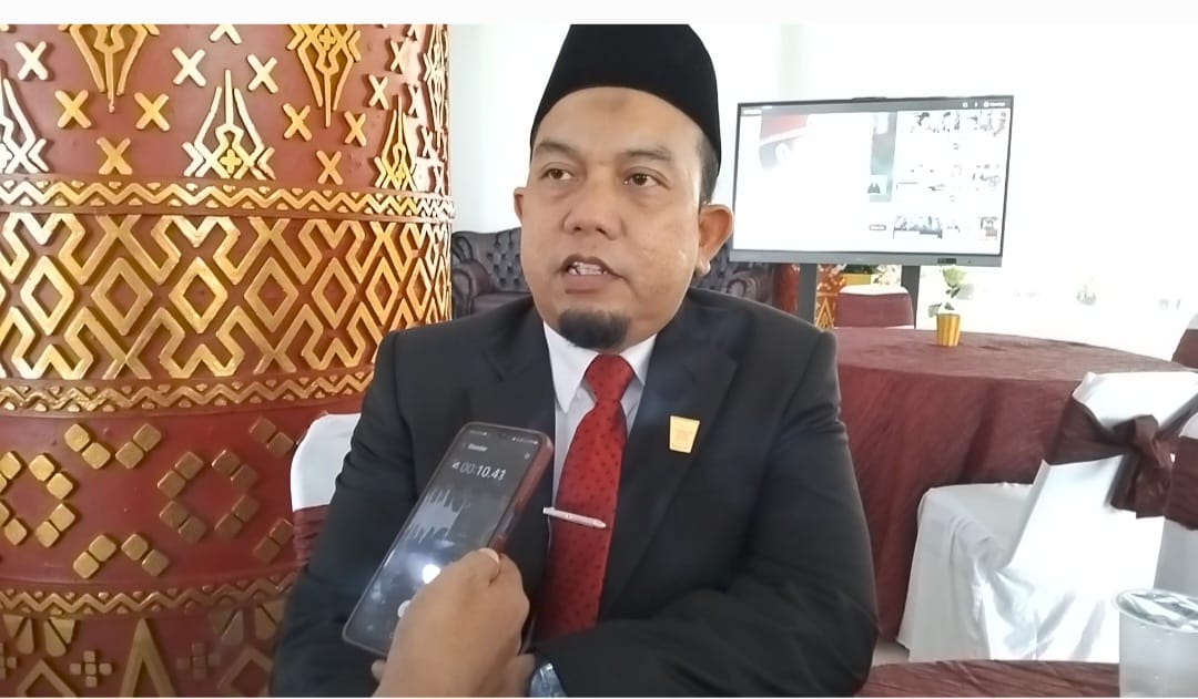 Ketua DPRD Kota Padang Muharlion