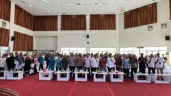 Ketua DPRD Kota Padang Muharlion ketika menghadiri Musrenbang Kecamatan Koto Tangah.