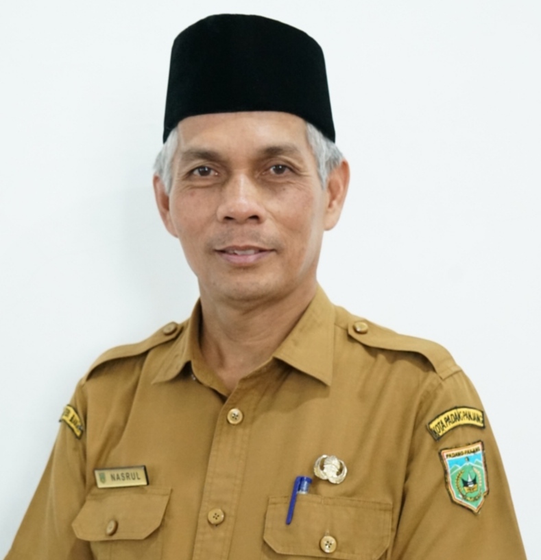 Kepala Dinas Pendidikan dan Kebudayaan Nasrul SH., M.Si