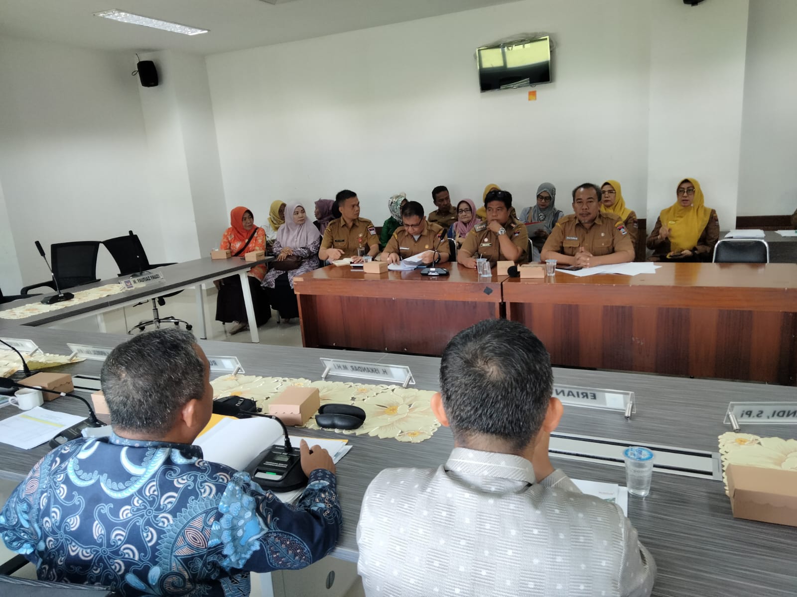 Rapat Kerja Komisi IV DPRD Kota Padang bersama Dispora dan Pengurus KONI Kota Padang, Senin (02/02/2026).