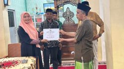 Anggota DPRD Kota Padang dari Erismiarti melaksanakan kegiatan Safari Ramadan di Masjid Jabaldin, Kelurahan Bukit Gado-gado, Kecamatan Padang Selatan, Sabtu (07/03/2026)