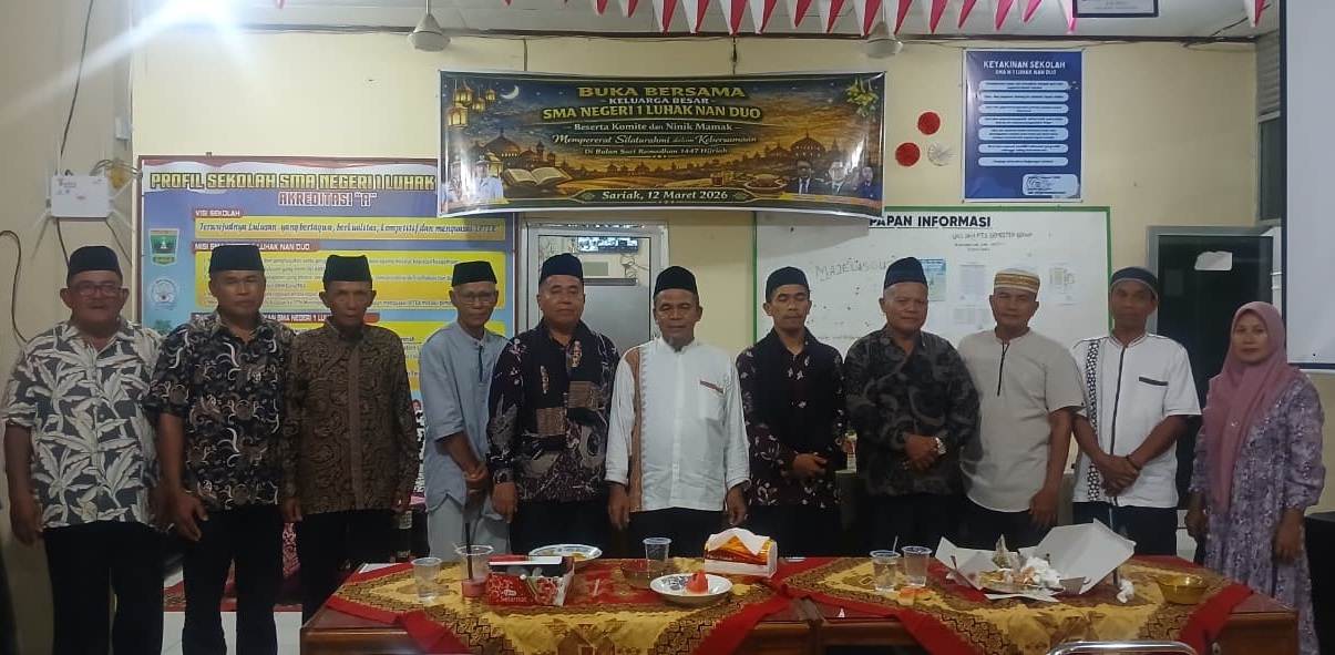 Kegiatan Buka Puasa Bersama yang dilaksanakan SMAN 1 Luhak Nan Duo bersama warga sekolah, komite dan tokoh msayarakat setempat, Kamis (12/03/2026).