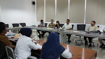 Komisi III DPRD Padang saat melakukan Hearing dengan Pemko Padang terkait polemik parkir di Pantai Padang.