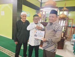 Anggota DPRD Kota Padang Arnedi Yarmen Laksanakan Safari Ramadan di Masjid Taufiq Ulak Karang Utara