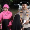 Kapolres dan Ketua Bhayangkari Santuni Anak Yatim
