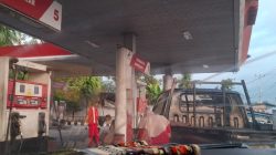 Aktivtas pengisian BBM menggunakan jerigen yang meresahkan masyarakat.