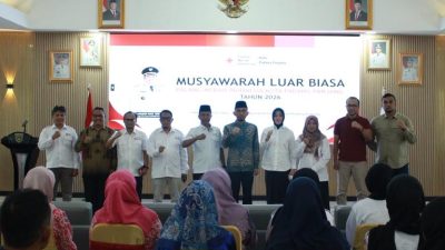 Isteri Wali Kota Padangpanjang, Ny. Maria Hendri Arnis saat terpilih secara aklamasi pada Musdalub PMI Kota Padangpanjang, Sabtu (07/03/2026).