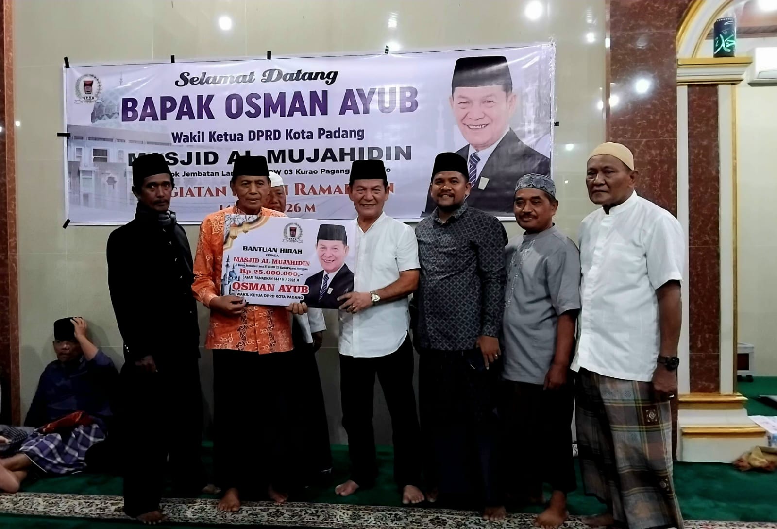 Wakil Ketua DPRD Kota Padang Osman Ayub saat melaksanakan Safari Ramadan di Masjid Al Mujahidin, Kurao Pagang, Nanggalo, Sabtu (28/02/2026).