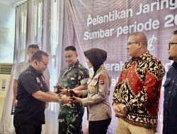 JPS Anugerahkan Medali Kehormatan kepada Polda Sumbar