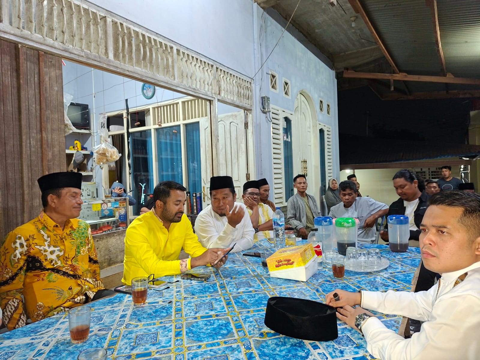 Anggota DPRD Kota Padang, Rafdi, ST saat berkoordinasi dengan Anggota DPR-RI Zigo Rolanda dan Wakil Ketua DPRD Sumbar Iqra Chissa.