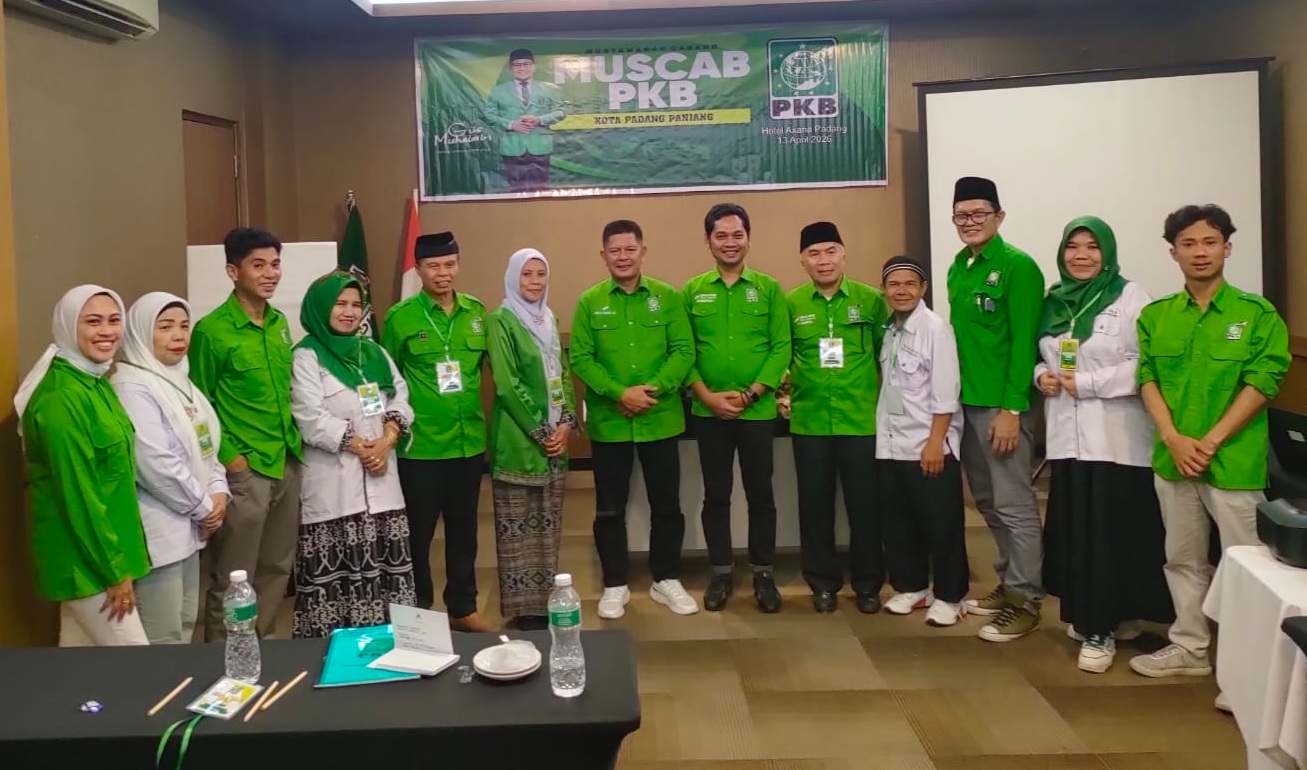 Pimpinan Sidang Pleno bersama peserta Muscab DPC PKB Kota Padangpanjang.
