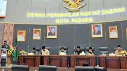 Suasana Sidang Paripurna DPRD Kota Padang dalam pembahasan LKPJ Wali Kota Padang Tahun 2025