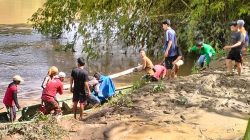 Proses evakuasi penambang yang tertmbang di lokasi tambang emas ilegal di Kabupaten Sijunjung, Kamis (14/05/2026).